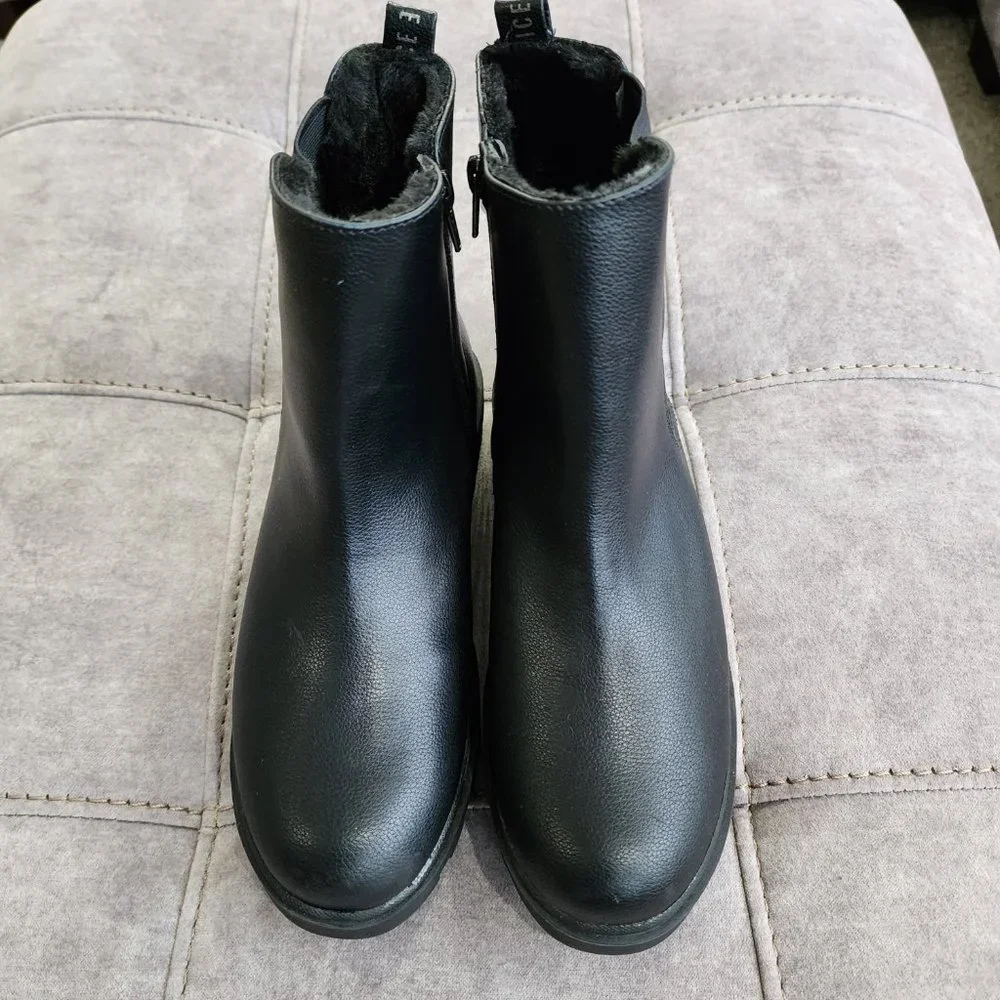 NWT Justice Big Girl Lug Bottom Chelsea Boot Size 6